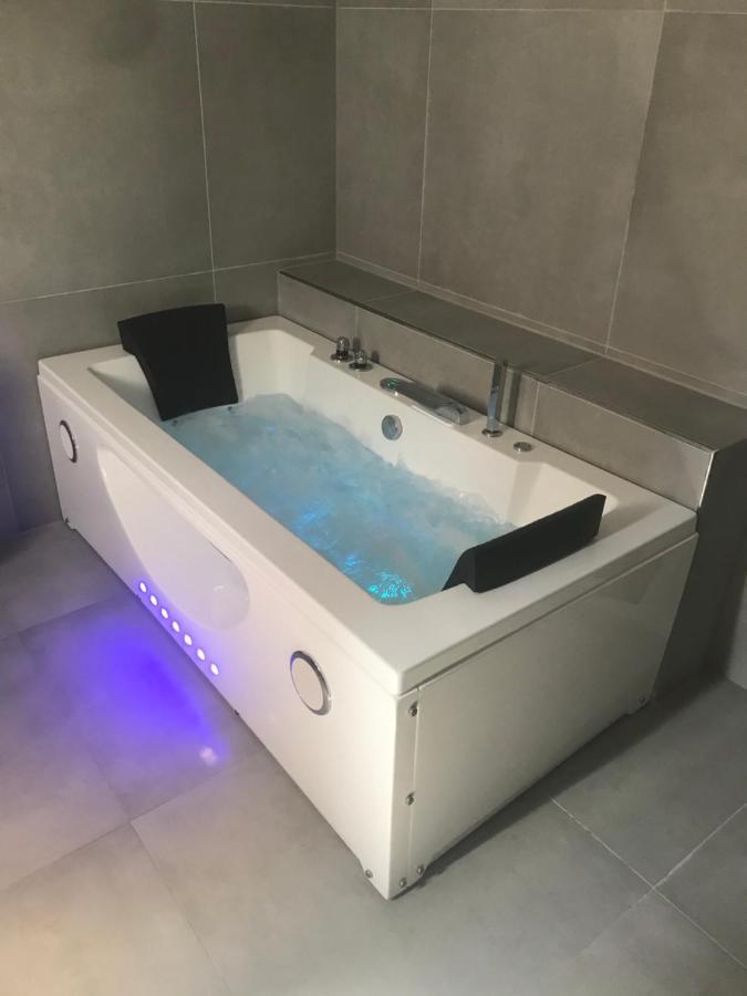 Apartman 3Kk 80 M2 S Virivkou A Saunou 伊赫拉瓦 外观 照片